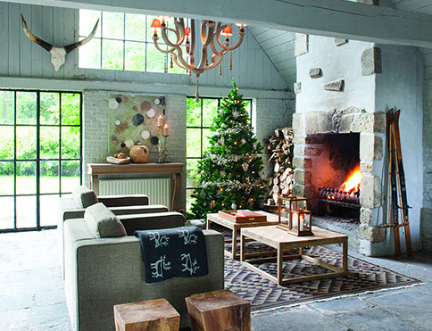 Herrlich gemütlicher Landhausstil mit modernen Elementen und offenem Kamin.