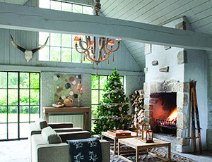 Herrlich gemütlicher Landhausstil mit modernen Elementen und offenem Kamin.