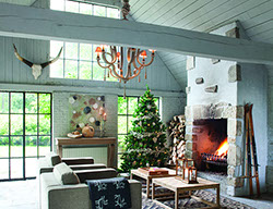 Herrlich gemütlicher Landhausstil mit modernen Elementen und offenem Kamin.