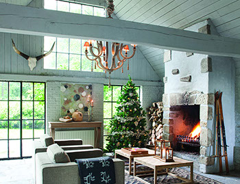 Herrlich gemütlicher Landhausstil mit modernen Elementen und offenem Kamin.