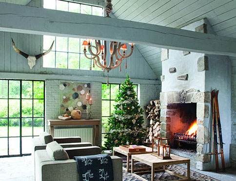 Herrlich gemütlicher Landhausstil mit modernen Elementen und offenem Kamin.