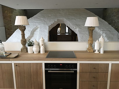 Diese Eichenschränke sind echte Raumwunder, konzipiert von Charme de Provence