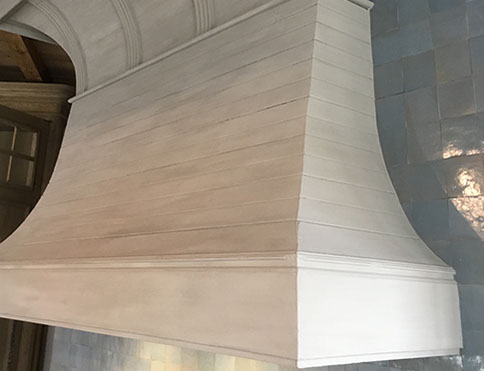 Maßgeschneiderte Küchenesse aus Eiche im belgischen Landhausstil