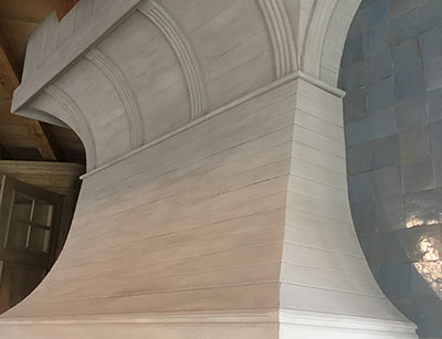 Maßgeschneiderte Küchenesse aus Eiche im belgischen Landhausstil